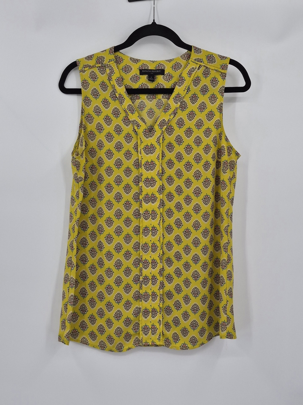 Banana Republic Sleeveless Top Womens Small Yellow V Neck Sunshine Professional